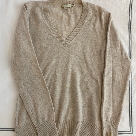 Repeat cashmere v-neck sweater - Picture 1 of 2